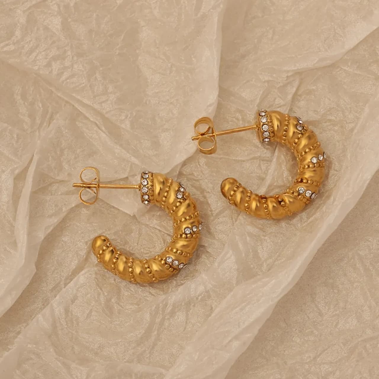 Twisted Hoop
